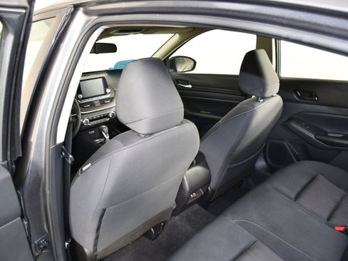 Used 2024 Nissan Altima 2.5 SV FWD image 43