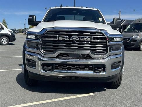 New 2026 RAM 5500 Tradesman w/ Chrome Appearance Group image 2