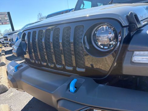 Certified 2023 Jeep Wrangler Unlimited w/ Cold Weather Group AWD/4WD image 4