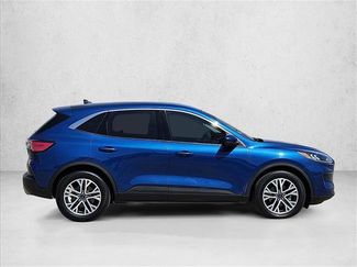 Used 2022 Ford Escape SEL video 4