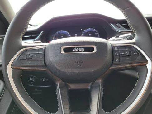 Used 2023 Jeep Grand Cherokee L Limited w/ Trailer Tow Group (B) AWD/4WD image 14