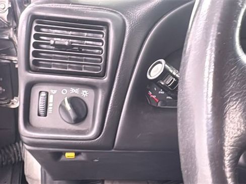 Used 2002 Chevrolet Camaro LT image 28