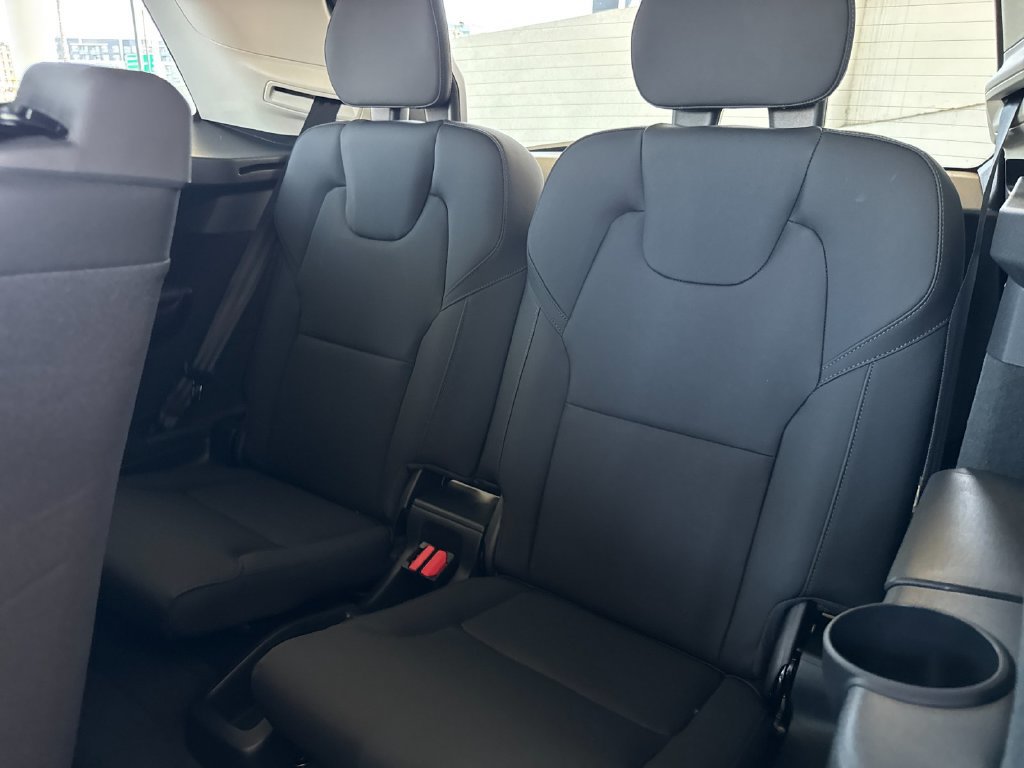 New 2026 Volvo XC90 T8 Plus AWD/4WD image 14