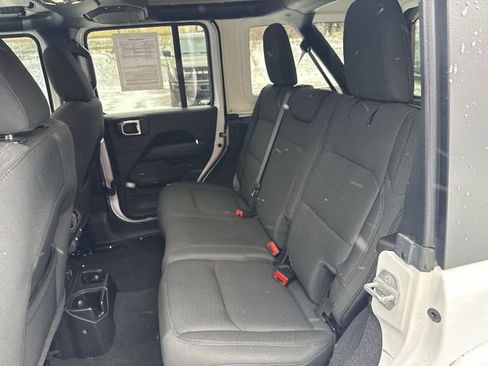 Used 2021 Jeep Wrangler Unlimited Sahara AWD/4WD image 25