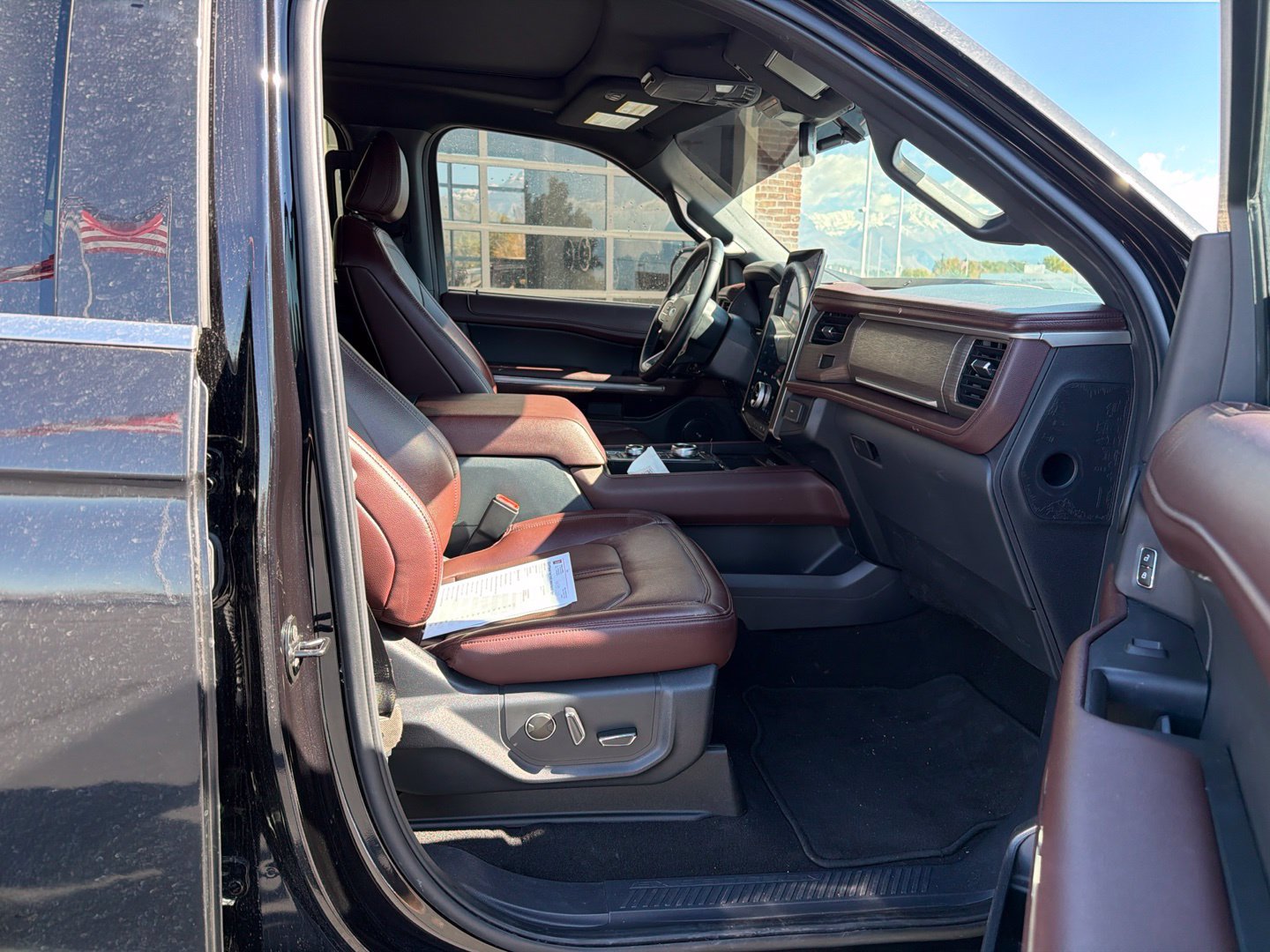 Used 2024 Ford Expedition Limited AWD/4WD image 24