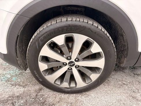 Used 2022 Kia Telluride S image 9