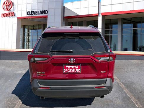 Used 2025 Toyota RAV4 XLE w/ Convenience Package image 6