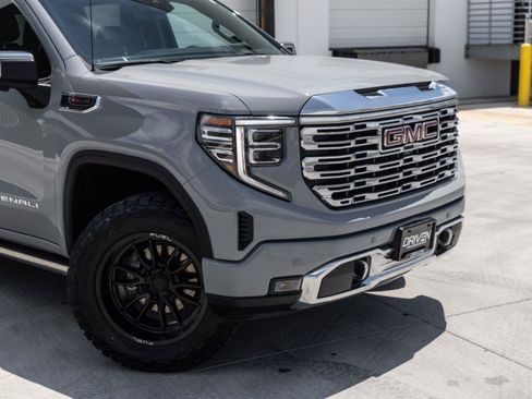 Used 2024 GMC Sierra 1500 Denali AWD/4WD image 3