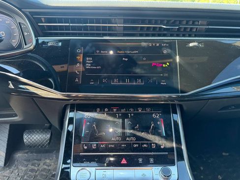 Used 2019 Audi Q8 Prestige w/ Luxury Package AWD/4WD image 5