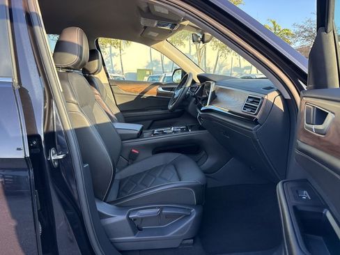 Used 2024 Volkswagen Atlas SE image 15