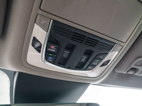 Certified 2024 Acura MDX SH-AWD w/ Technology Package image 33