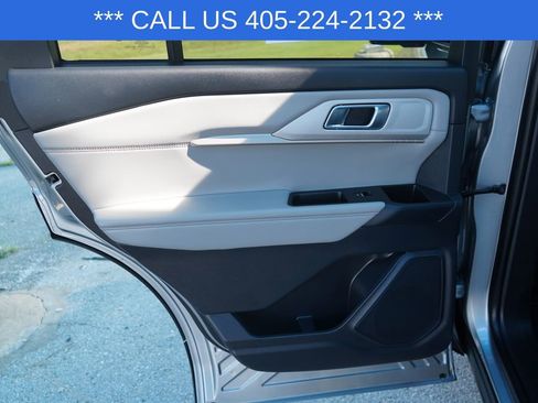Used 2025 Ford Explorer Active w/ Active Comfort Package RWD image 29