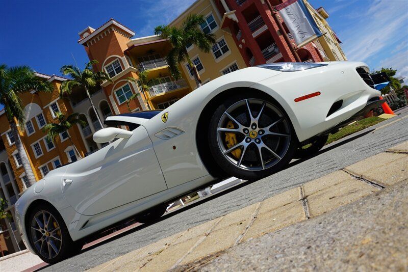 Used 2014 Ferrari California RWD image 36