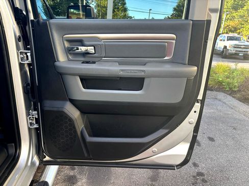 Used 2017 RAM 2500 SLT image 27