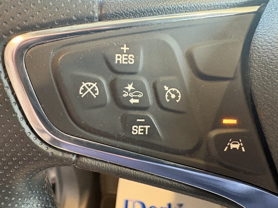 Used 2021 Chevrolet Equinox LS w/ LS Convenience Package FWD image 13