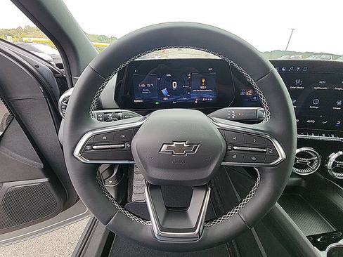 New 2026 Chevrolet Blazer EV LT AWD/4WD image 17