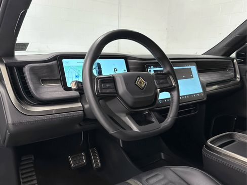 Used 2022 Rivian R1T Adventure image 10