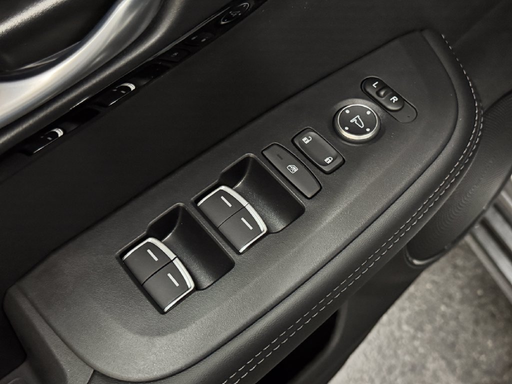 Used 2025 Acura ADX AWD image 13