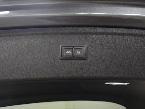 Used 2018 Audi Q5 Prestige AWD/4WD image 9