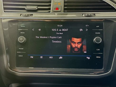 Used 2018 Volkswagen Tiguan SE FWD image 17