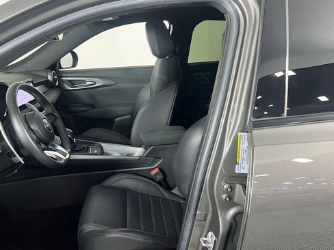 Used 2024 Alfa Romeo Tonale Veloce w/ Premium Interior Package image 21