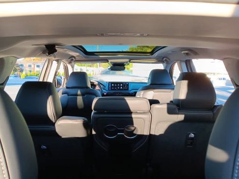 Used 2025 Acura MDX FWD w/ Technology Package image 12