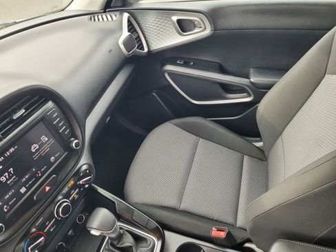 Used 2024 Kia Soul LX w/ Option Group 015 image 11
