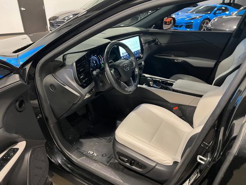 Used 2023 Lexus RX 350h image 10