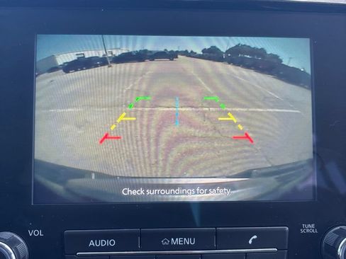Used 2024 Nissan Frontier SV w/ SV Convenience Package RWD image 11