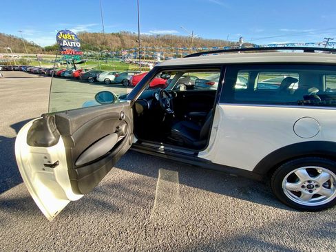 Used 2009 MINI Cooper Clubman Hardtop FWD image 12