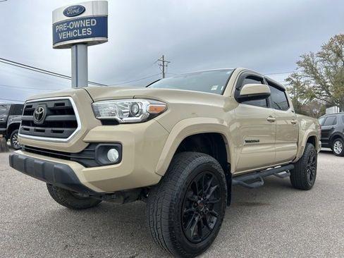 Used 2017 Toyota Tacoma SR5 w/ Tow Package image 4