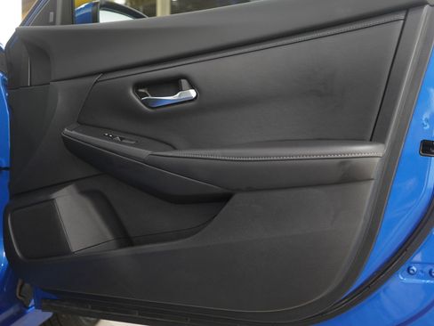 Used 2022 Nissan Sentra SV image 9