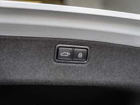 Used 2018 Genesis G80 3.3T Sport image 12