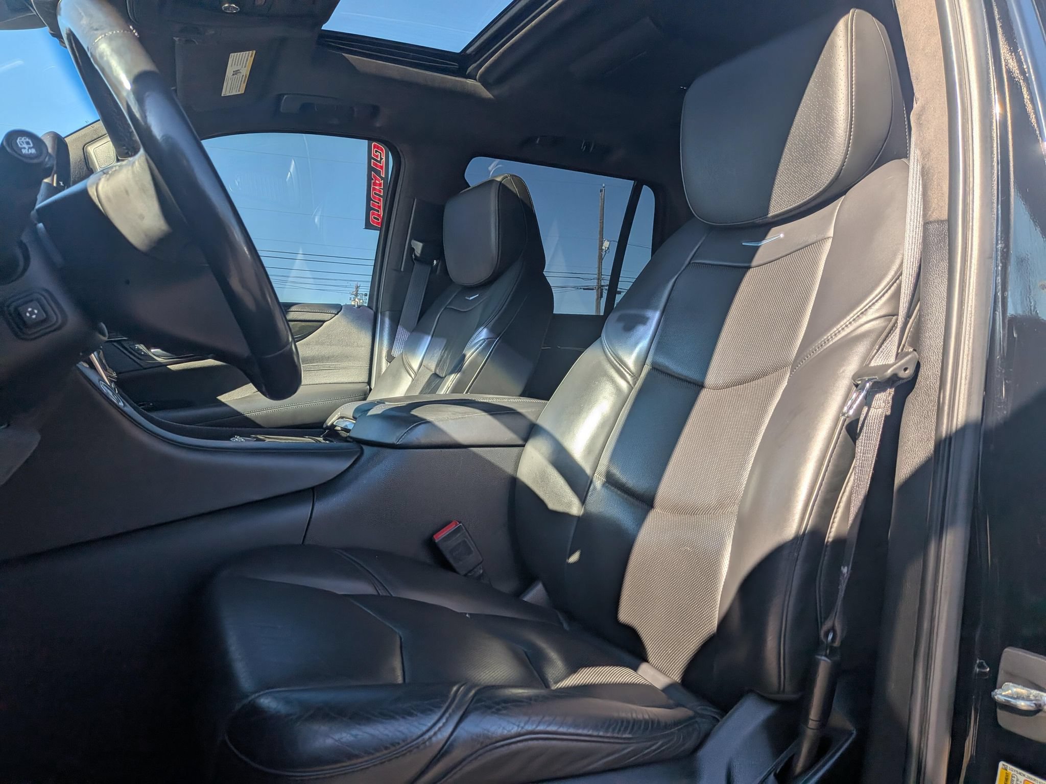 Used 2019 Cadillac Escalade Platinum AWD/4WD image 5