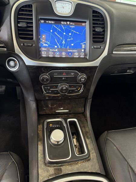 Used 2019 Chrysler 300 Limited RWD image 18