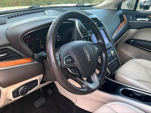 Used 2018 Lincoln MKC Select w/ Select Plus Package image 17