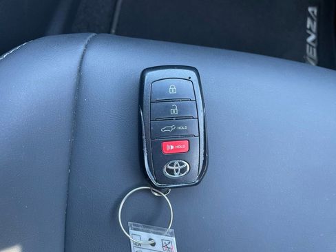 Used 2023 Toyota Venza XLE AWD/4WD image 24