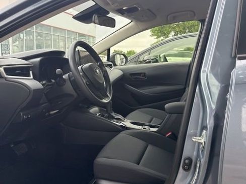 Used 2026 Toyota Corolla LE w/ LE Premium Package FWD image 8