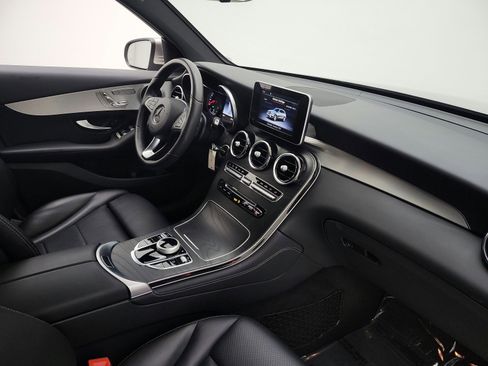 Used 2019 Mercedes-Benz GLC 300 image 19
