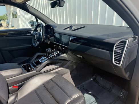Used 2019 Porsche Cayenne AWD/4WD image 21