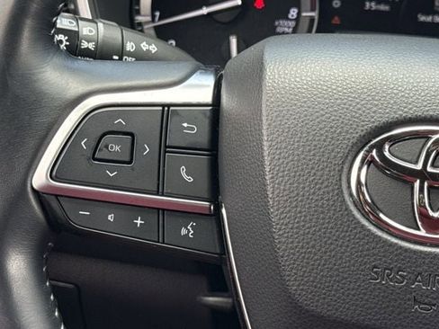 Used 2021 Toyota Highlander XSE AWD/4WD image 15