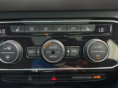 Used 2023 Volkswagen Atlas SE w/ Panoramic Sunroof Package image 21