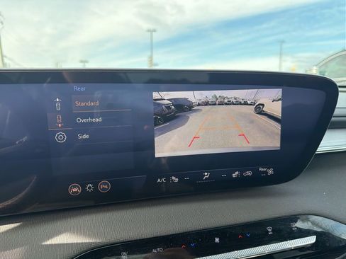 Used 2025 Buick Enclave Preferred image 61