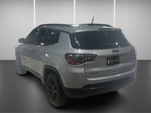 Used 2025 Jeep Compass Latitude w/ Altitude Special Edition AWD/4WD image 12