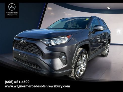 Used 2021 Toyota RAV4 XLE Premium image 1