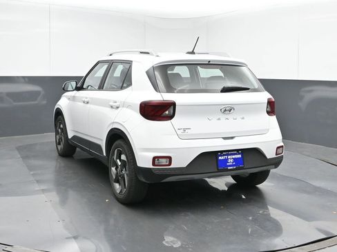 Certified 2024 Hyundai Venue Limited image 4