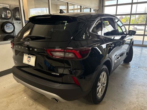 Used 2025 Ford Escape Active w/ Cold Weather Package AWD/4WD image 10