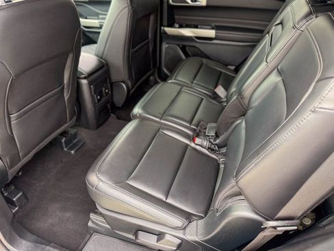 Used 2024 Ford Explorer XLT w/ Equipment Group 202A RWD image 26