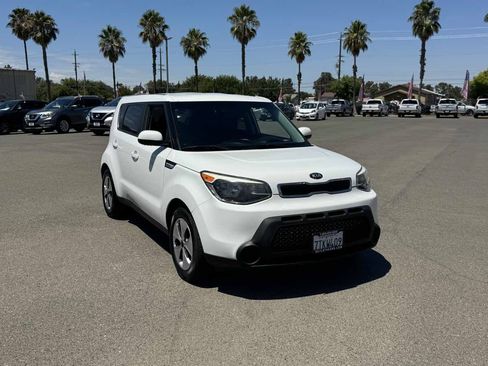 Used 2016 Kia Soul FWD image 3