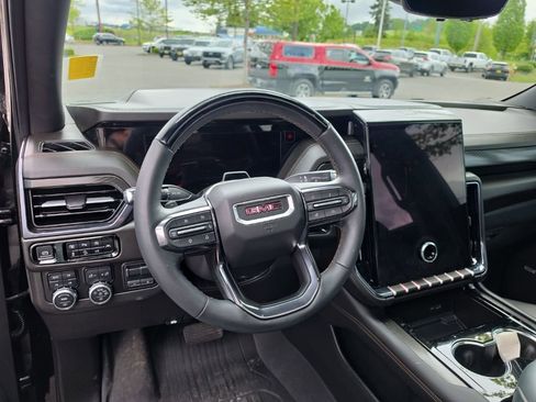 Used 2025 GMC Yukon AT4 w/ AT4 Premium Plus Package AWD/4WD image 4